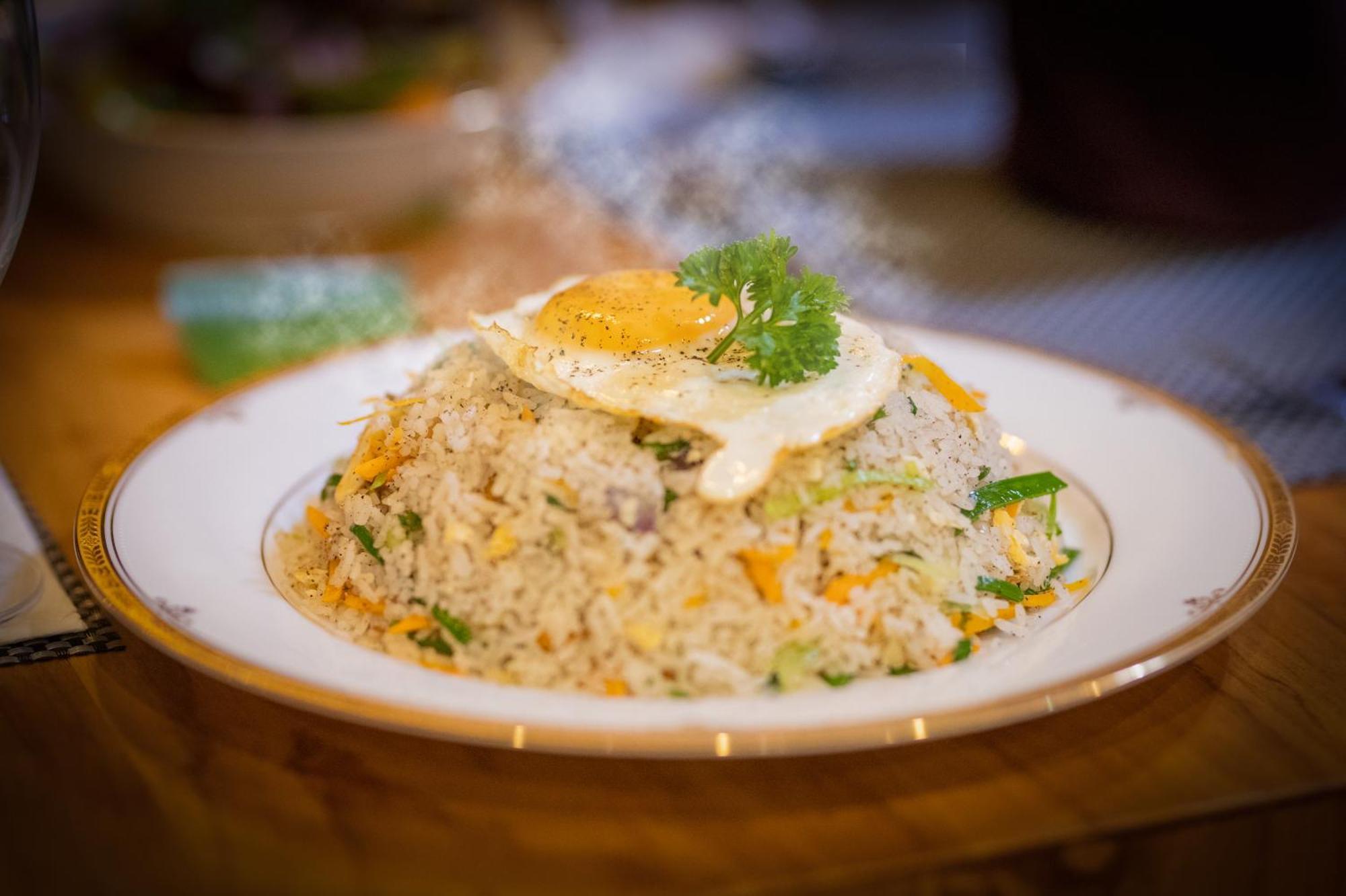 Golden Shower Inn แคนดี้ ภายนอก รูปภาพ