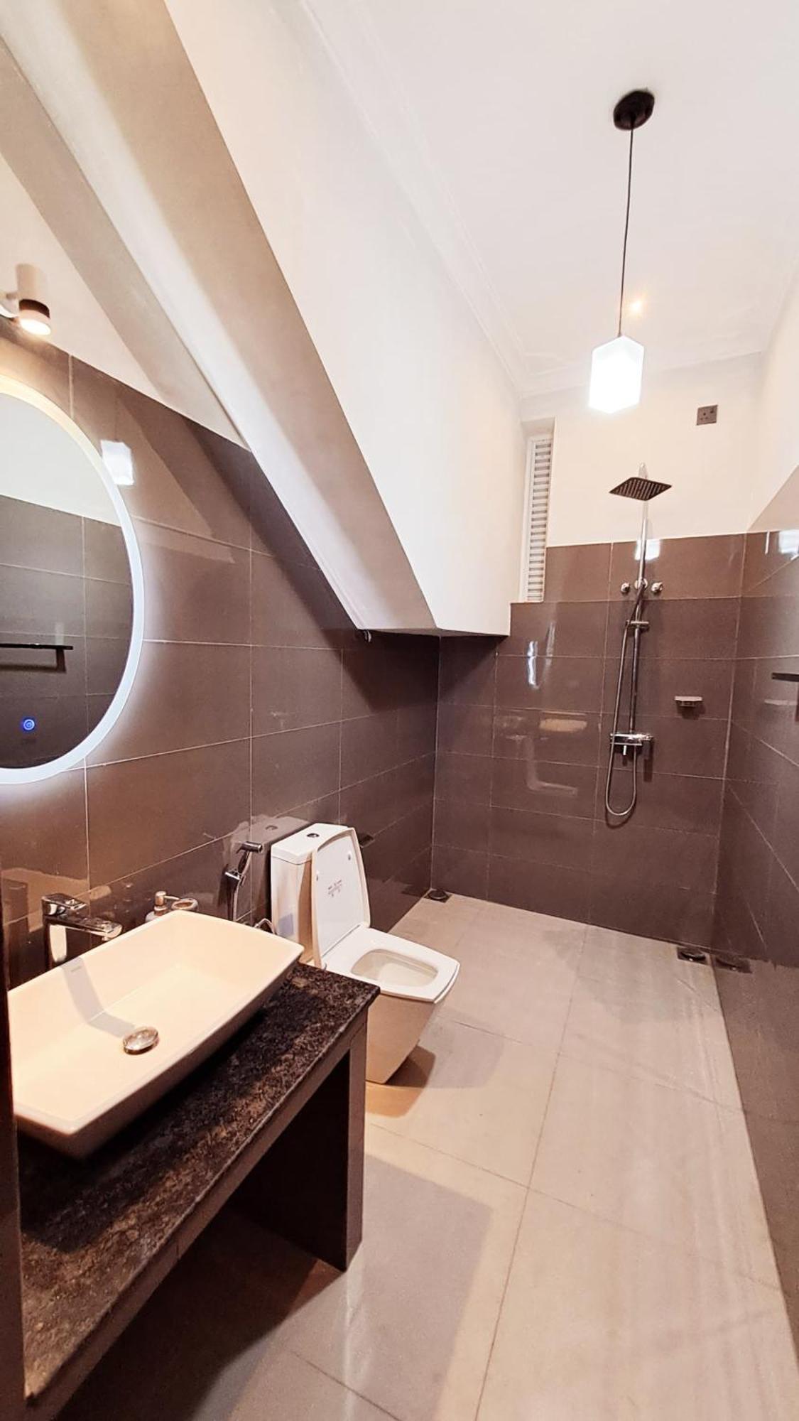 Golden Shower Inn แคนดี้ ภายนอก รูปภาพ