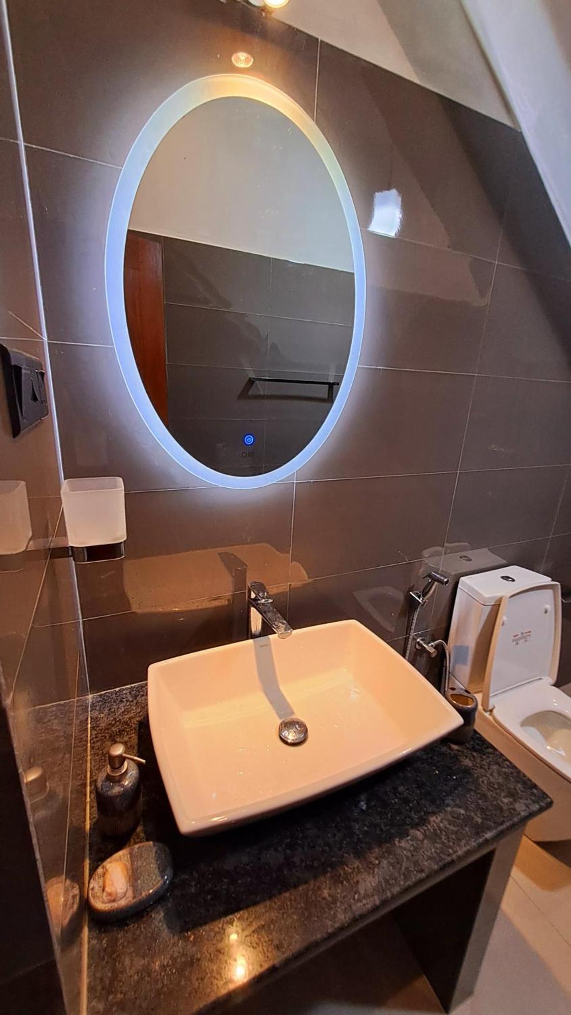 Golden Shower Inn แคนดี้ ภายนอก รูปภาพ